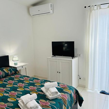 The House Fiera Di Roma Aeroporto Fiumicino Bed and Breakfast Ponte Galeria Εξωτερικό φωτογραφία